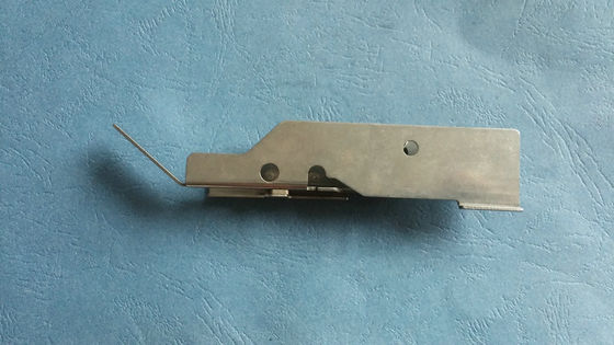 ซื้อ Metal SMT Feeder Parts คู่มือสายเคเบิ้ล KW1-M2240-00x Assy YAMAHA CL12MM ฝาครอบตัวป้อน การผลิตออนไลน์